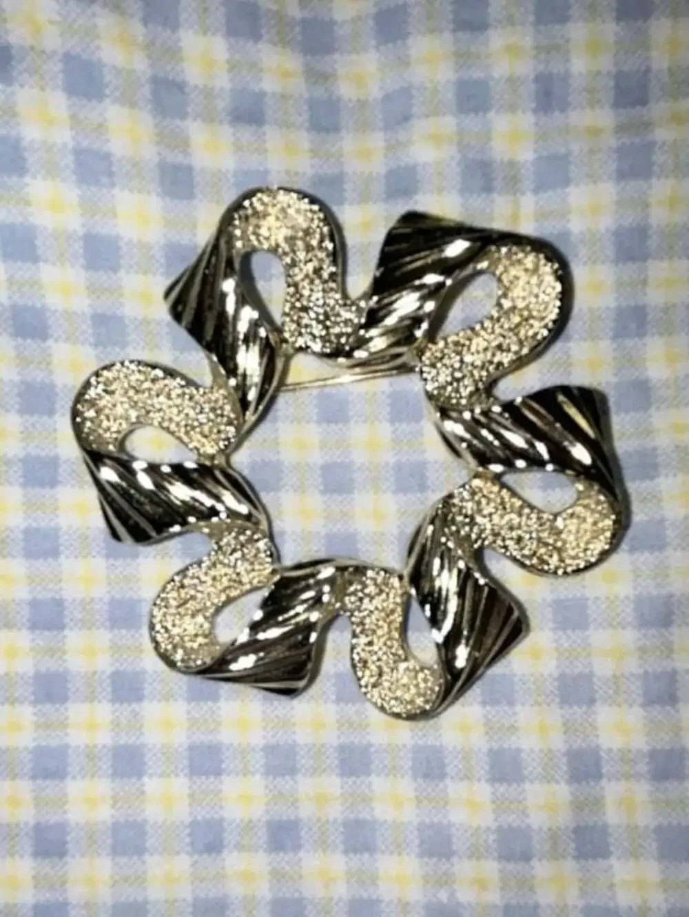 Vintage Sarah Coventry Brooch Ribbon Pendant Swirl Statement Estate Gold Tone